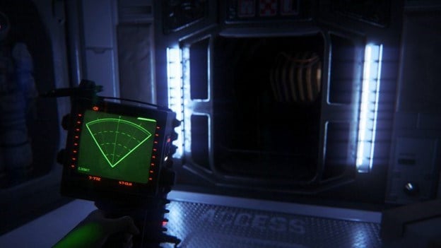Alien: Isolation screenshot showing handheld scanner